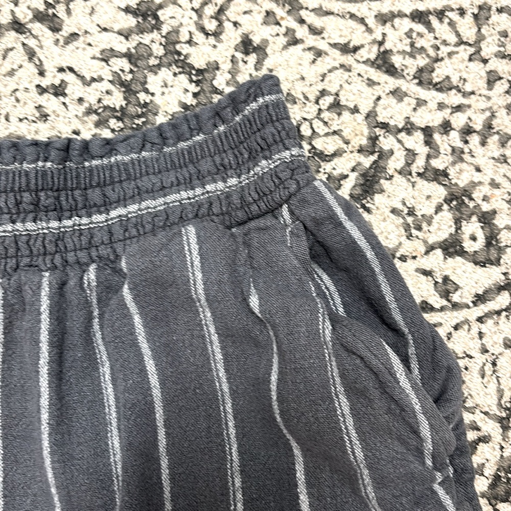 Universal Thread Linen Blend Shorts - Picture 2 of 4